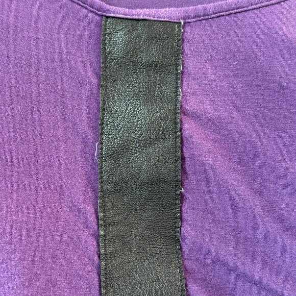 Conquista Batwing Shirt in Purple with Faux Leather Trim - Picture 6 of 8